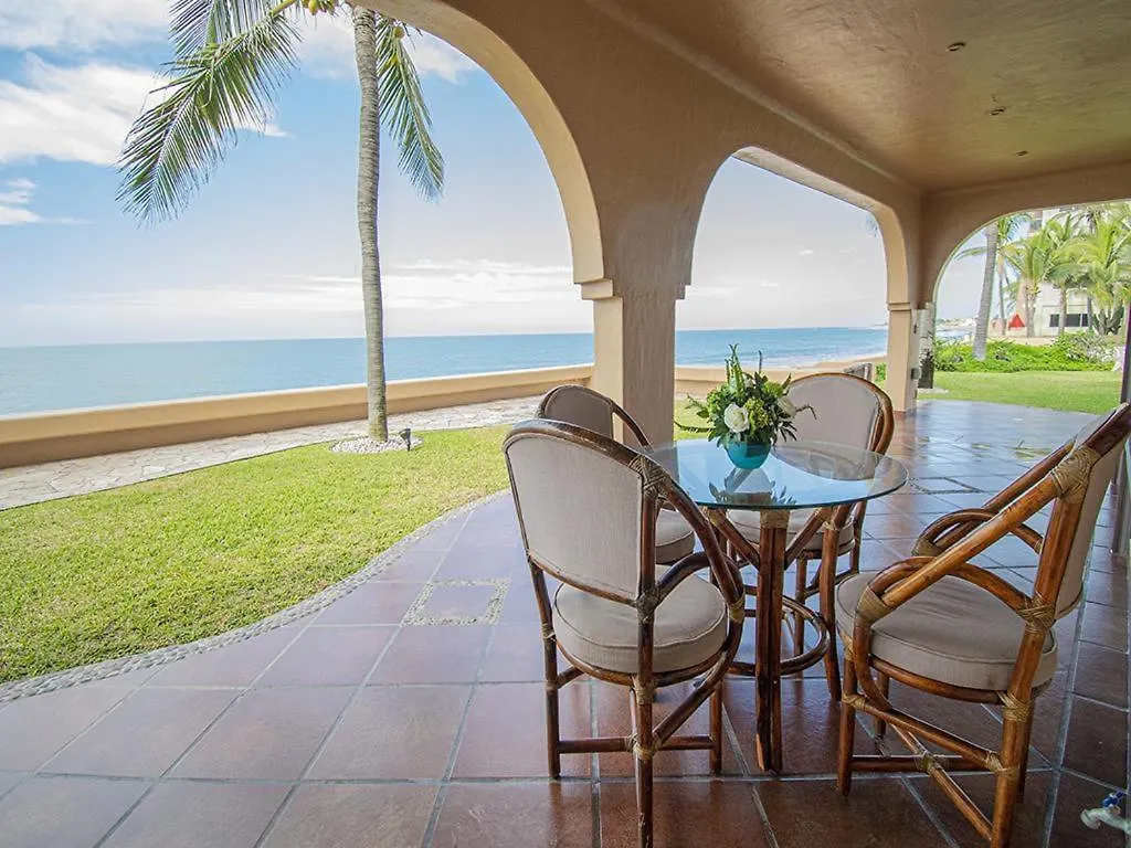 Beachfront Delfin Estate With Pool Sleeps 43 Mazatlán