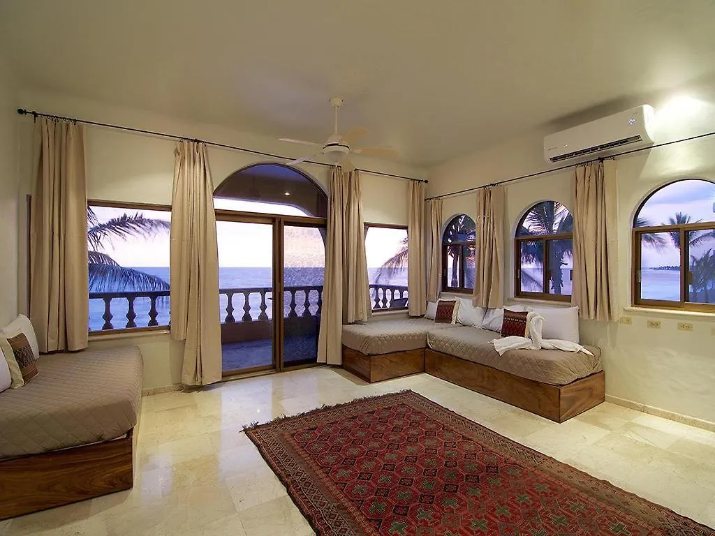 Beachfront Delfin Estate With Pool Sleeps 43 Mazatlán