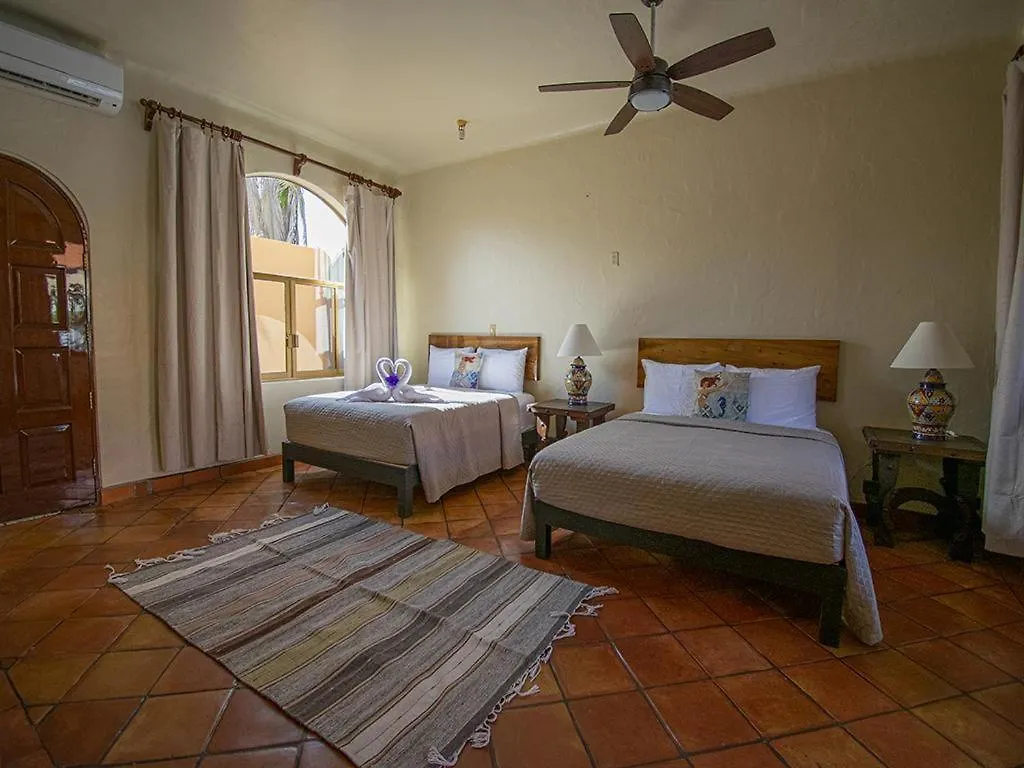 Beachfront Delfin Estate With Pool Sleeps 43 Mazatlán Villa