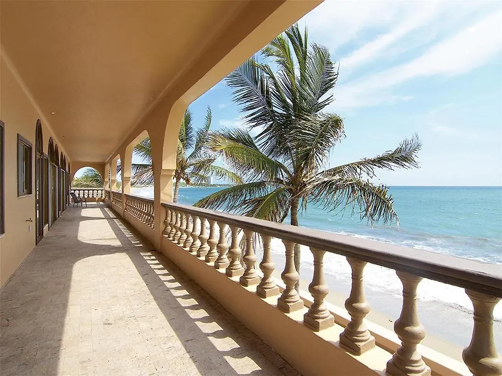 Beachfront Delfin Estate With Pool Sleeps 43 Mazatlán Villa